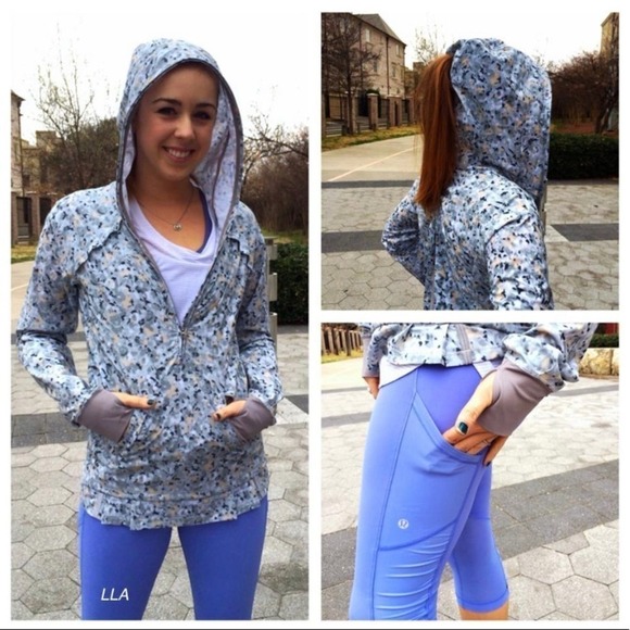 Lululemon Lightened Up Pullover Not So Petite Fleur Silver Spoon Ambient Grey - Picture 8 of 16